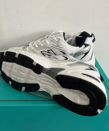 Original Sneakers Women Outdoor Sports Lightweight Mesh Breathable Luxury Tennis Shoes Designer Lace-up Running Shoes Men