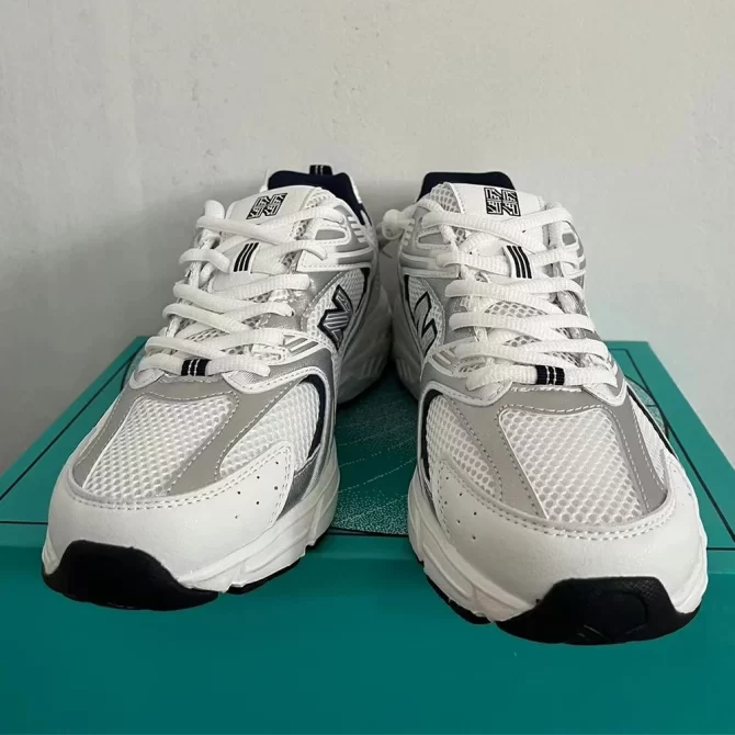 Original Sneakers Women Outdoor Sports Lightweight Mesh Breathable Luxury Tennis Shoes Designer Lace-up Running Shoes Men - Image 2